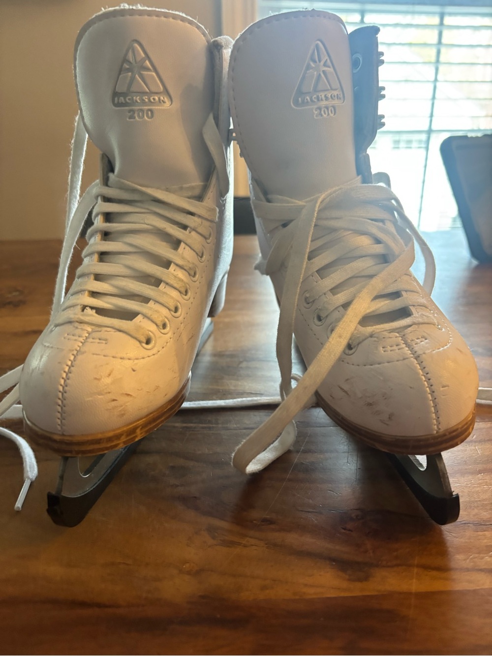 JACKSON White Figure Ice Skates with Wood-Style Sole